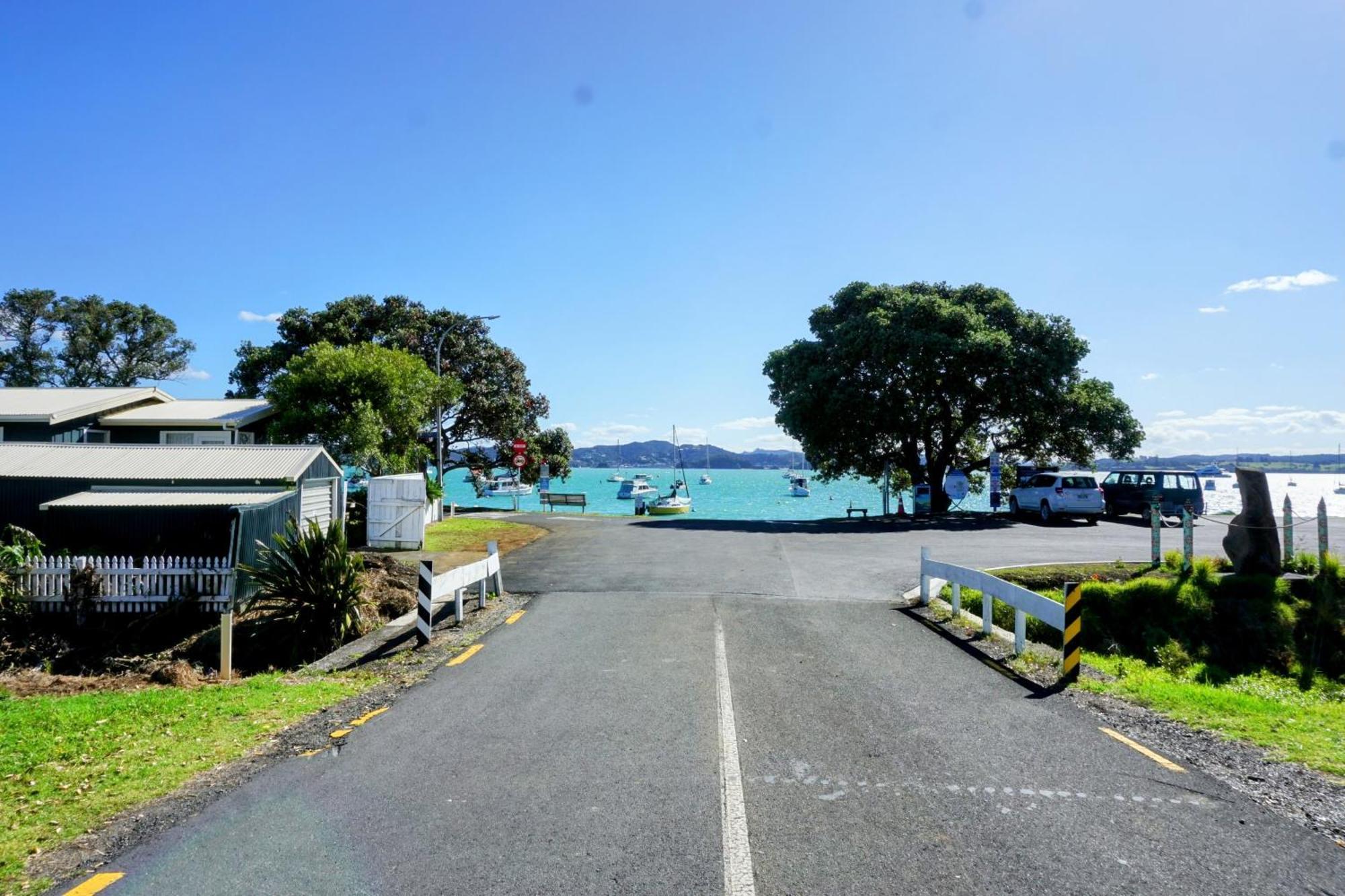 Last On The Strand, Russell - The Boathouse Esterno foto