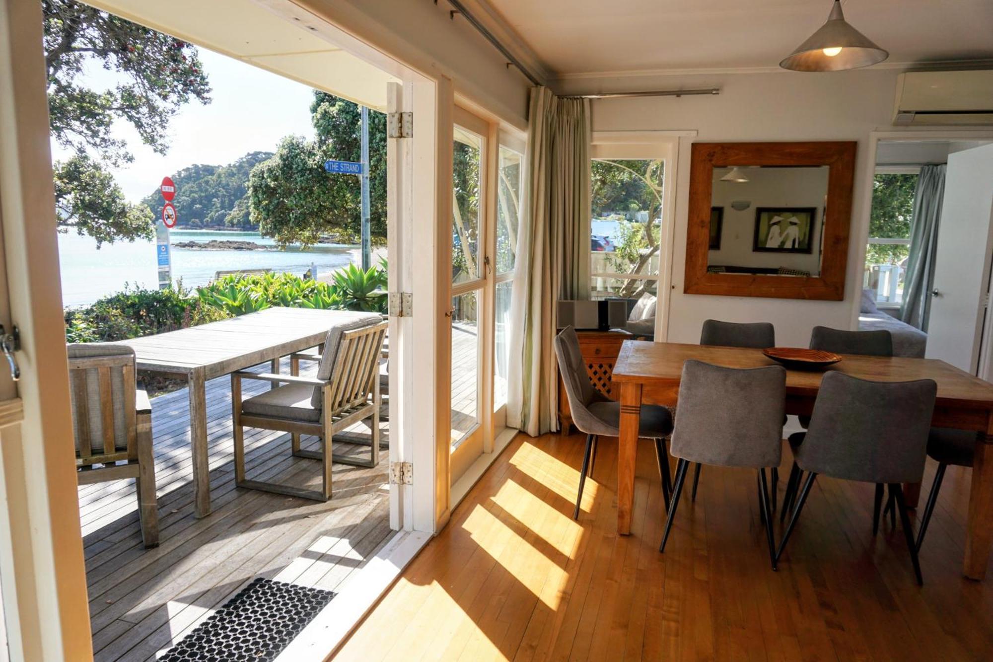 Last On The Strand, Russell - The Boathouse Esterno foto