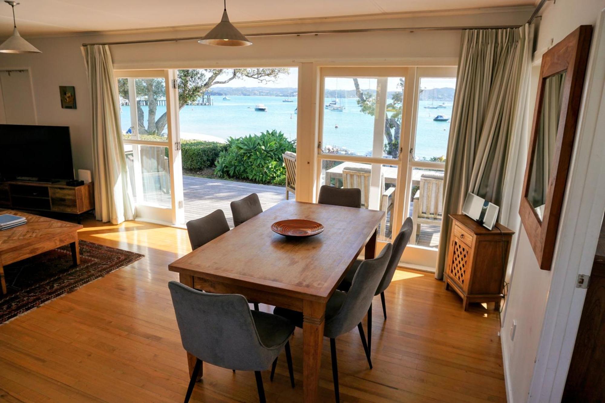 Last On The Strand, Russell - The Boathouse Esterno foto